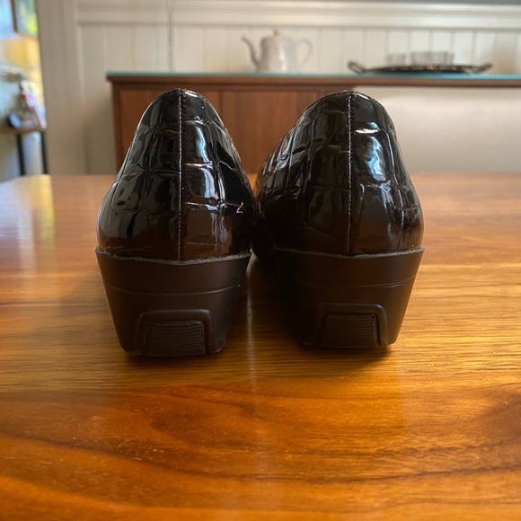 Aerosole black wedge shoes - Picture 3 of 4